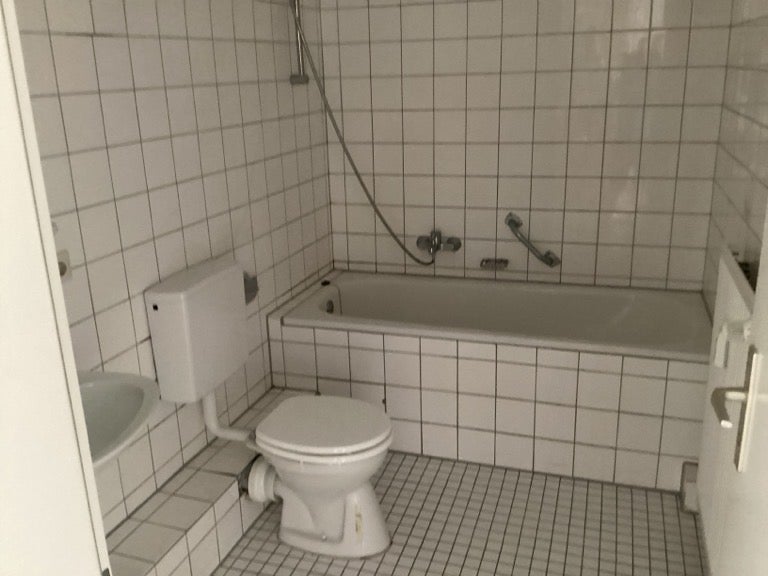 Studenten aufgepasst! WG-geeignete 5-Zi.-Wohnung! - Foto 3