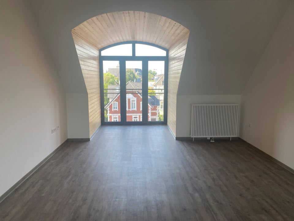 Renovierte Wohnung mit Loggia direkt Am Wendehafen - Foto 4