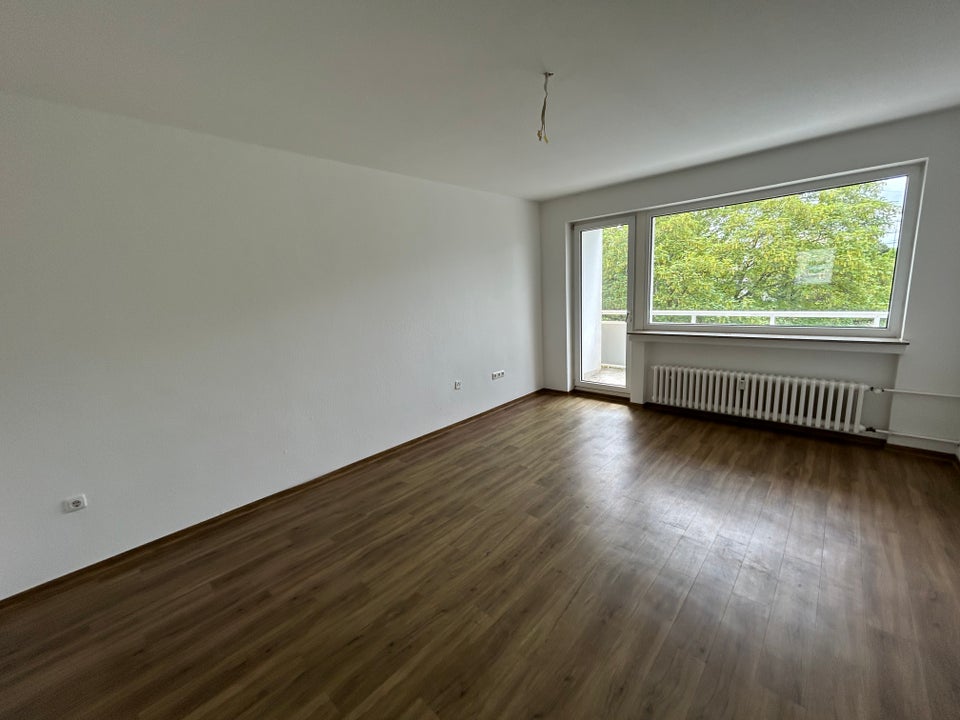 Bezugsfertige 3,5-Zimmer-Wohnung mit Balkon in ruhiger, grüner Lage - Foto 4