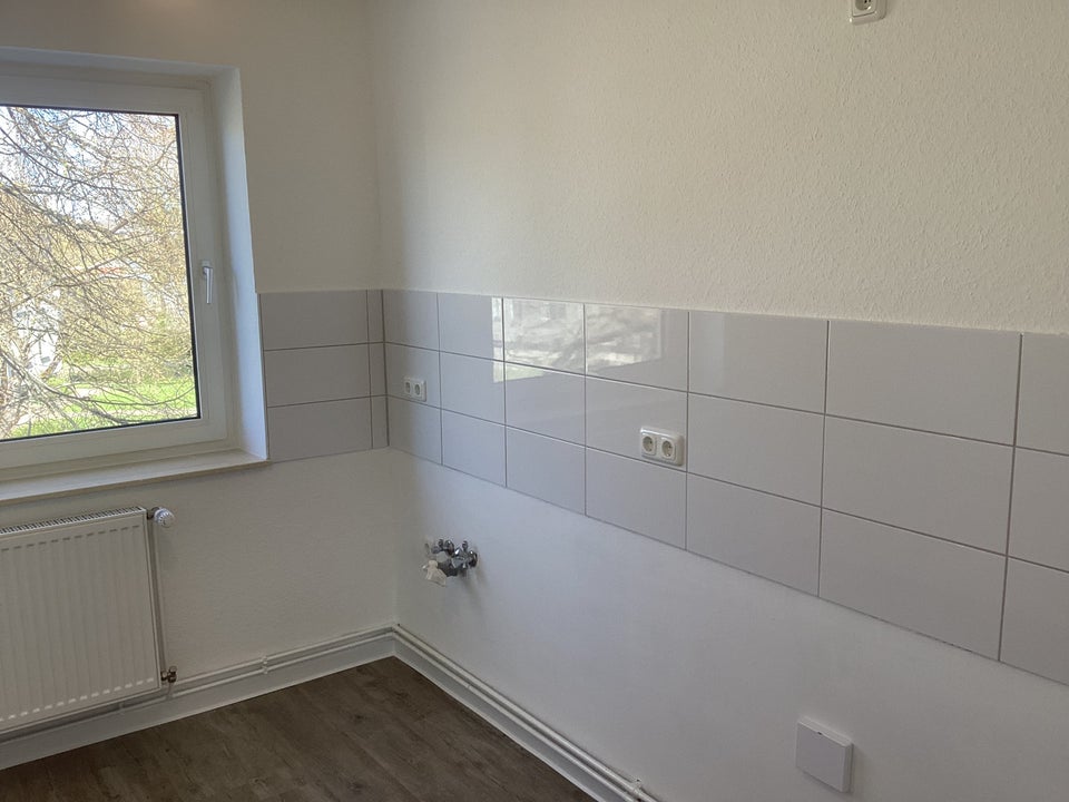 Reinkommen und Wohlfühlen: großzügig geschnittene 3-Zimmer-Wohnung in guter Wohnlage - Photo 2
