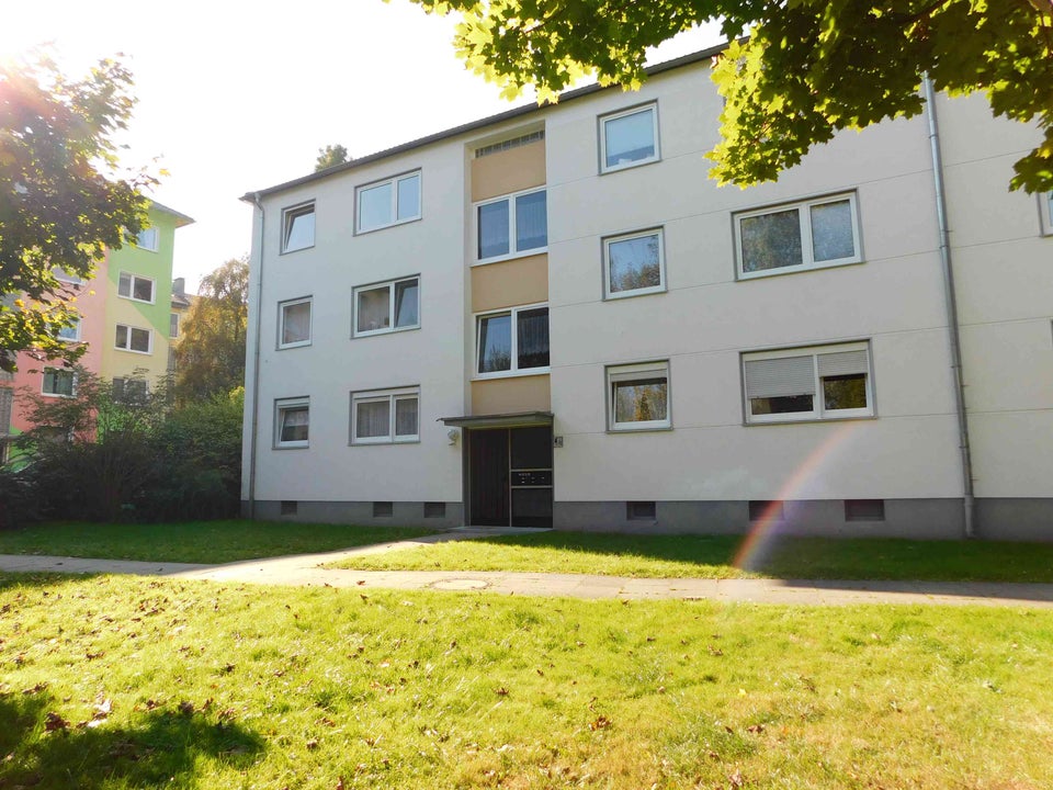 Alles neu! Einzugsbereite Wohnung mit tollem Balkon, ideal für die kleine Familie! - Foto 3