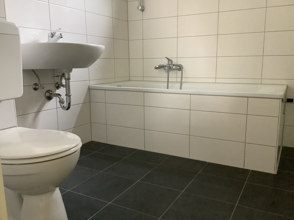 Großzügige 3-Zimmerwohnung mit Fahrstuhl und Balkon! - Foto 5