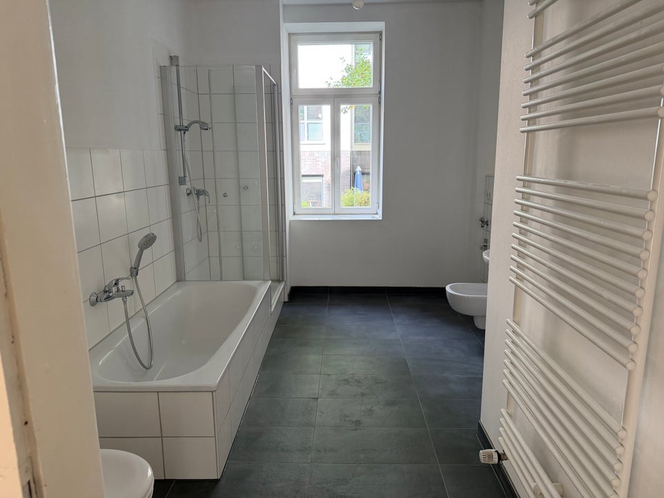 Leipzig Lindenau-4 Zimmer Wohnung mit Balkon - Photo 3