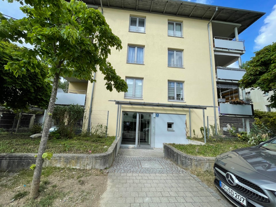 Idyllisch Lage mit viel Grün: Diese frisch renovierte 3-Zimmer-Wohnung wartet auf Sie! - Foto 1