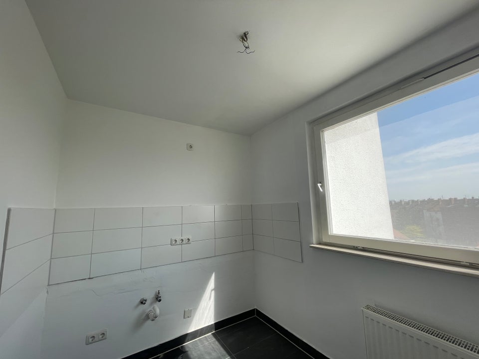 Zentrale 2-Zimmerwohnung mit Balkon - Photo 3