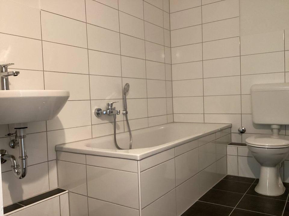 Großzügige 3-Zimmer Wohnung mit Balkon - Nähe des Obersee! - Foto 1