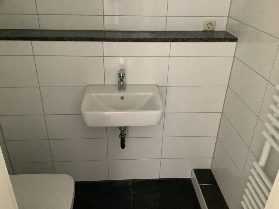 Frisch sanierte 2-R-Wohnung sucht Mieter / Bad mit 2 Waschbecken - Foto 5