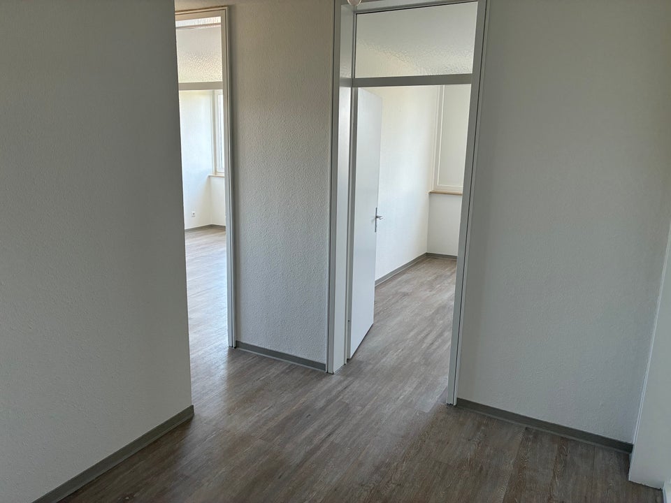 Helle und freundliche 3-Zimmer-Wohnung in zentraler Lage - frisch renoviert - Photo 3