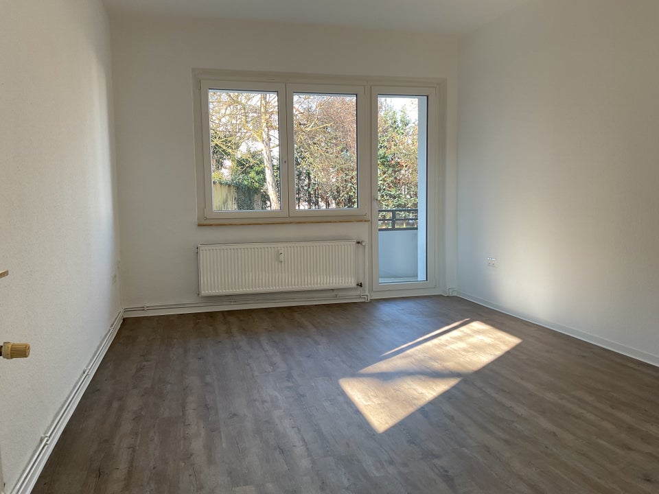 Moderne 3-Zimmer-Wohnung in ruhiger Lage mit Balkon - Foto 1