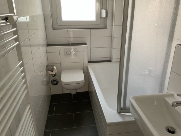 Hannover-Südstadt: Attraktive 3-Zimmer-Wohnung (ca. 51 m²) Einbauküche und Balkon – sofort bezugsfrei - Photo 3