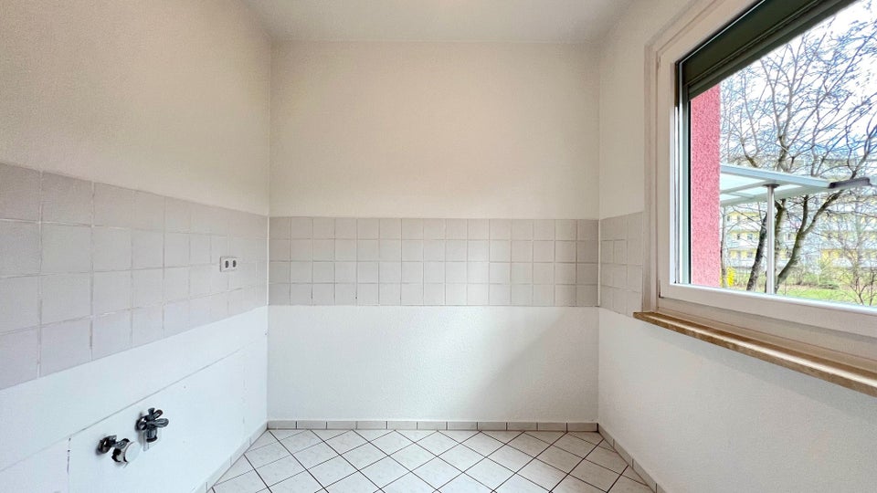 Schöne 3-Zimmerwohnung mit Balkon im Erdgeschoß! - Photo 1