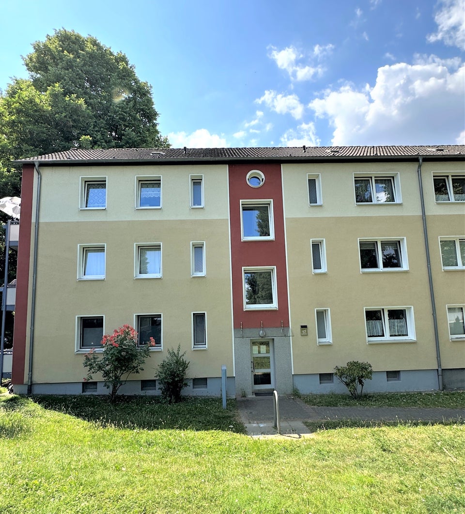 Hübsche 2-Zi.-Whg. mit Tageslichtbad und Balkon, frei ab 15.06.2026 - Foto 1