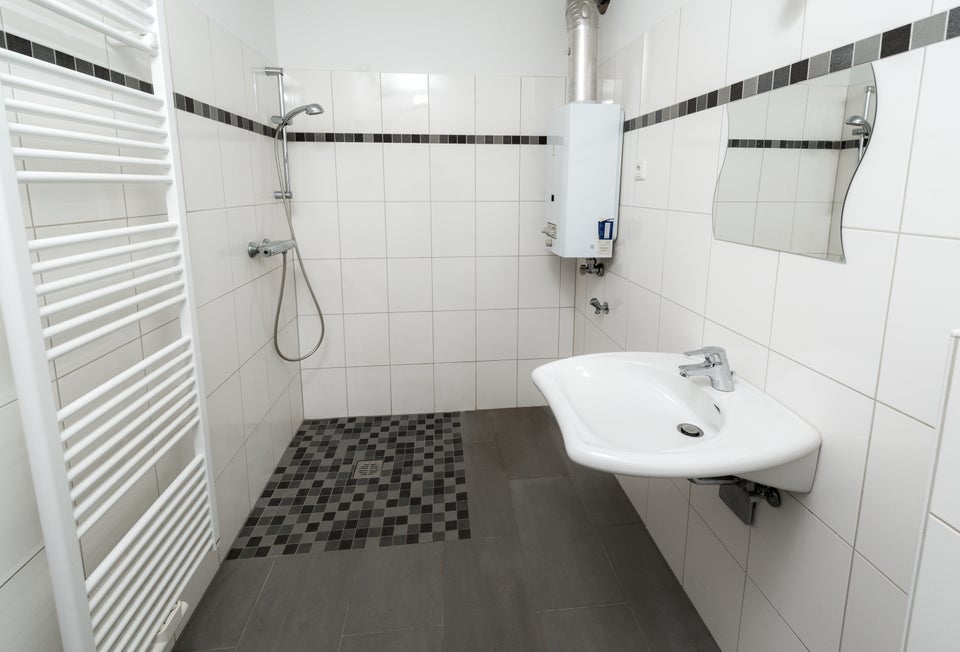 Kernsanierte EG-Wohnung inkl. ebenerdiger Dusche - Foto 2