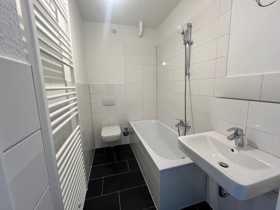 Schöne 2 Zimmer Wohnung- mit Aussicht und bester Lage - Photo 2