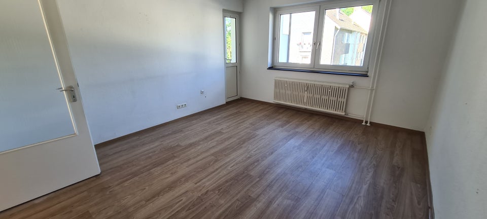 Ihre Zukunft - Ihre renovierte Wohnung: 3-Zimmer-Stadtwohnung - Photo 2