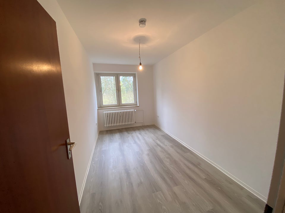 Ihr neues Zuhause: großzügige 4-Zimmer-Wohnung mit Balkon - Foto 3