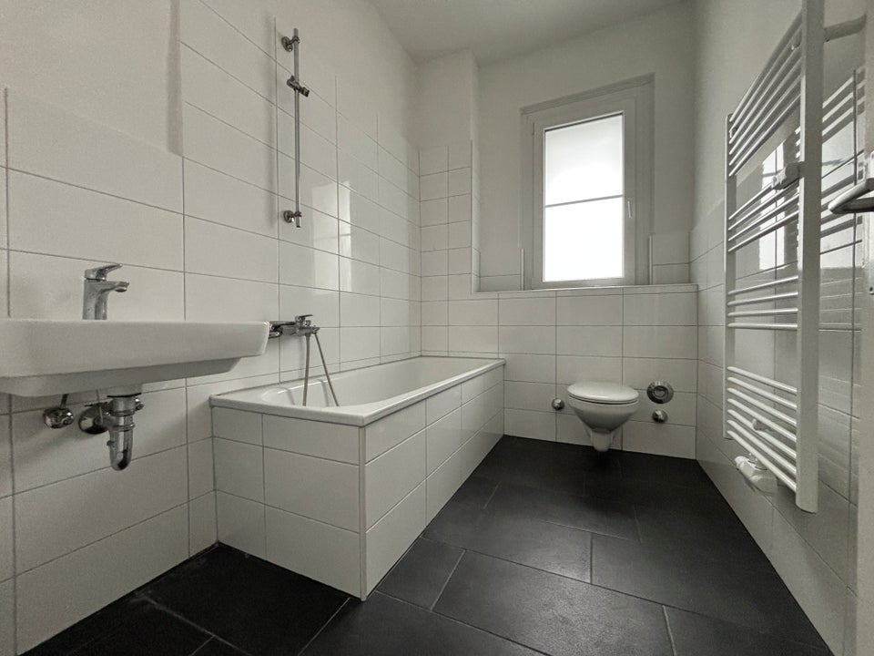 Wunderschöne und bezugsfertige 2-Zimmer Wohnung am Waldrand - Foto 1
