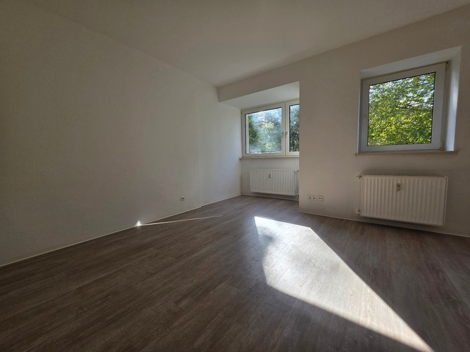 Perfekt für uns: günstige 2-Zimmer- EG Wohnung - Photo 1