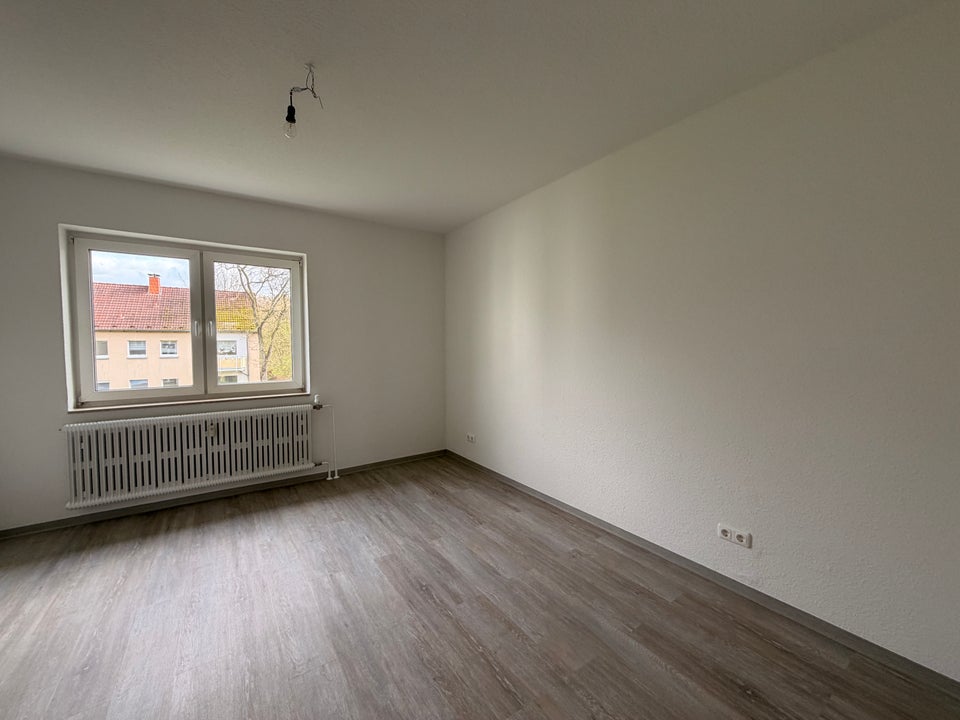 Helle und freundliche 3-Raum-Wohnung mit Sonnenbalkon - Photo 3