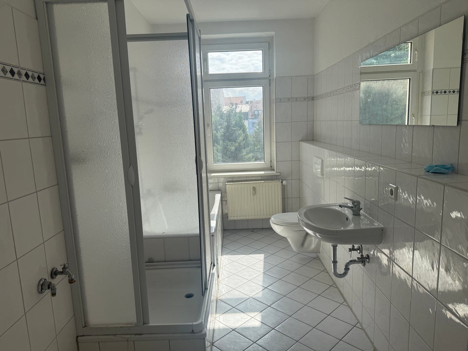 Familienfreundliche 6 Zimmer Wohnung - Foto 3