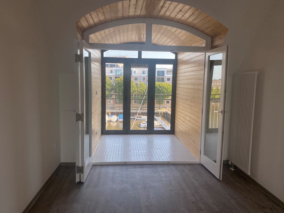 Helle 3-Zimmer-Wohnung mit Einbauküche - Foto 5