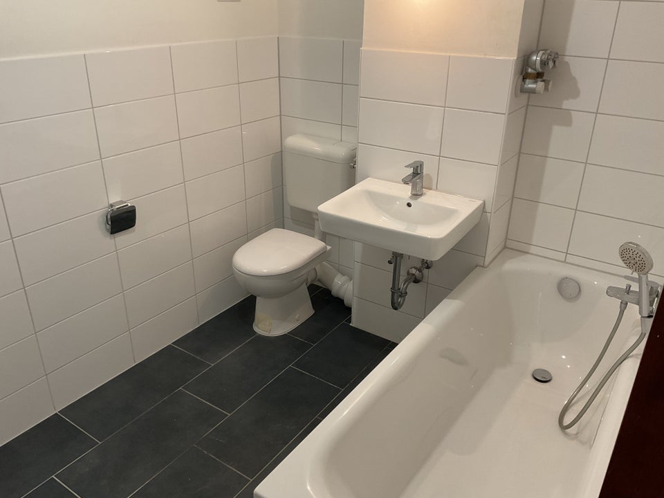 Neue Wohnung, neues Glück! Interessante 2-Zi.-Wohnung - Foto 2
