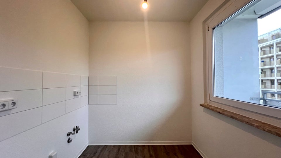 Frisch sanierte 4-Zimmerwohnung mit Balkon und Aufzug sucht neue Mieter! - Foto 4