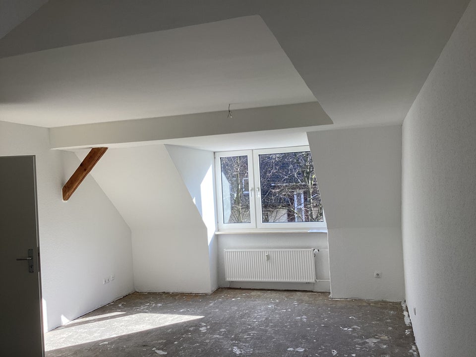 Hier macht wohnen Spaß: günstige 2-Zi.-Dachgeschosswohnung - Foto 4