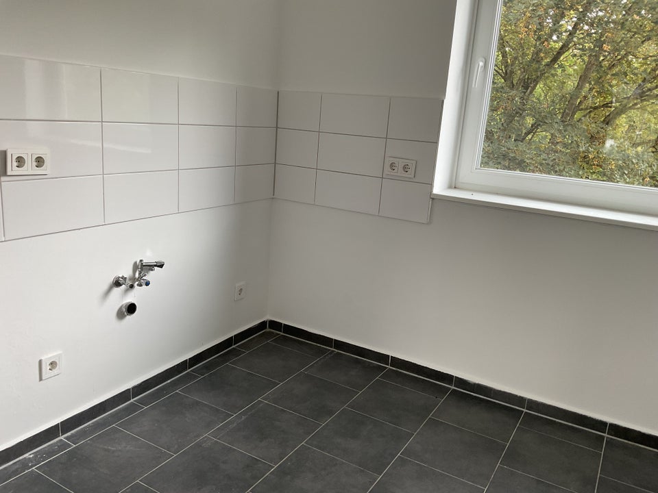 Moderne 3-Zimmer-Wohnung mit Balkon - Foto 3