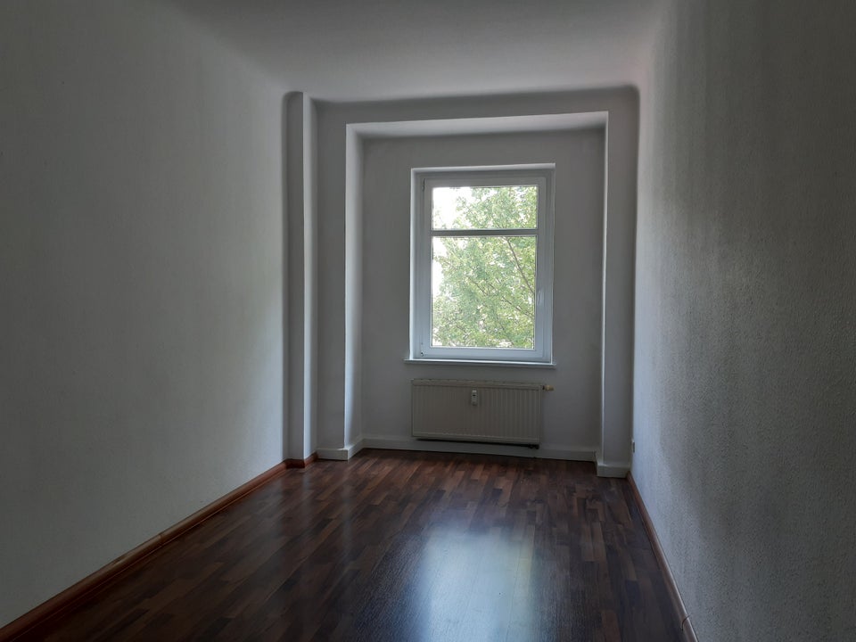 Helle 2-Zimmer-Whg. mit Balkon uns Ausblick ins Grüne - Foto 1