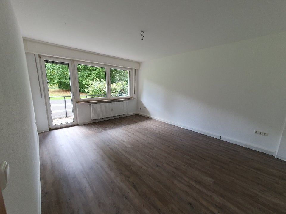 Hinsel: Bezugsfertige 3-Zimmer-Wohnung mit Balkon in ruhiger Lage - Foto 1