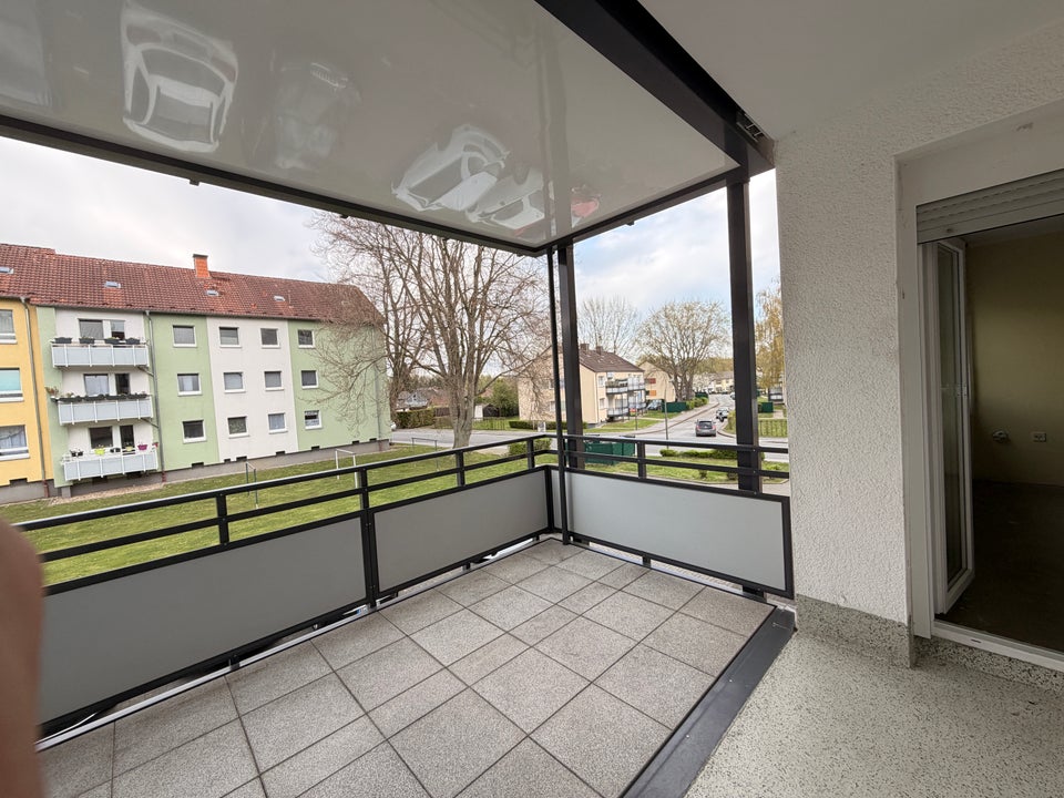 Nette Nachbarn gesucht: ansprechende 3-Raum-Wohnung mit großem Balkon - Photo 3