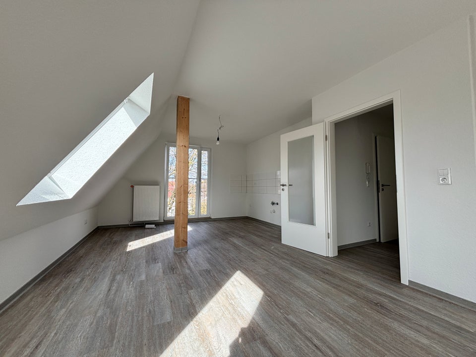 Neu! Moderne 2-Zimmer-Dachgeschosswohnung in ruhiger Waldrandlage – Erstbezug - Photo 3