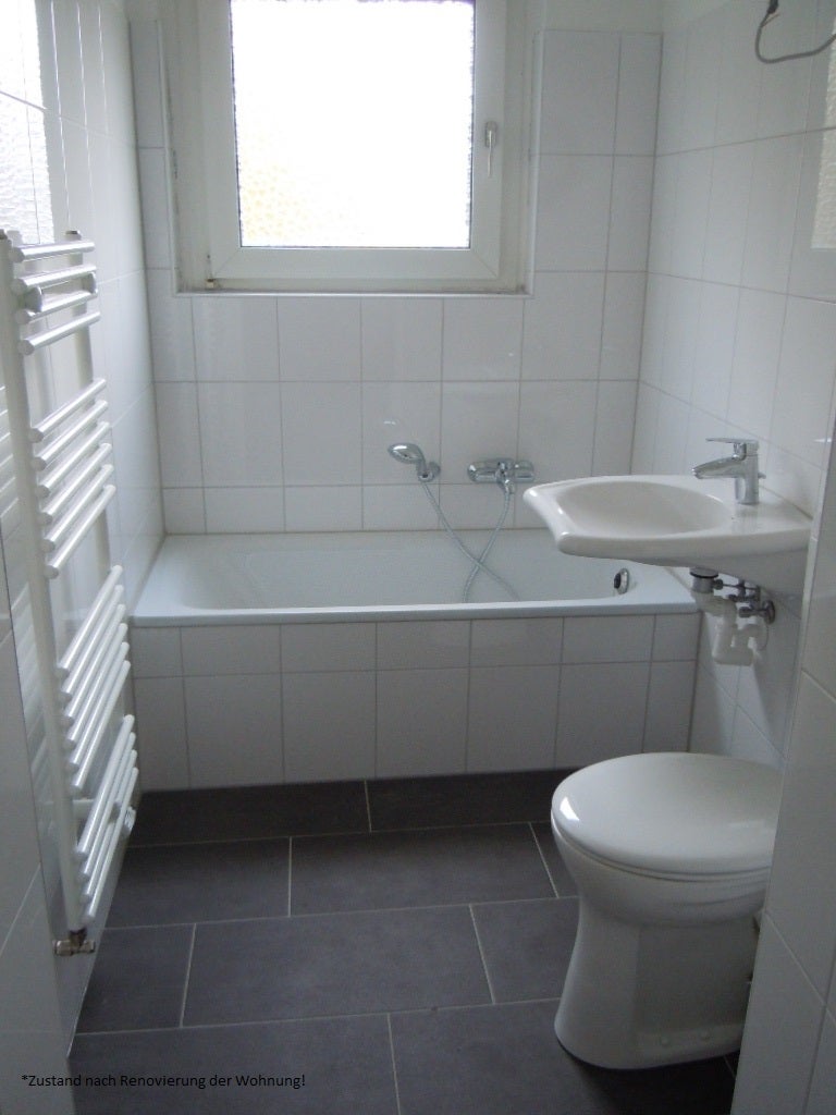 Renoviert und bezugsfertig... Schöne 3 ZKDB mit Balkon in zentraler Lage... - Foto 4