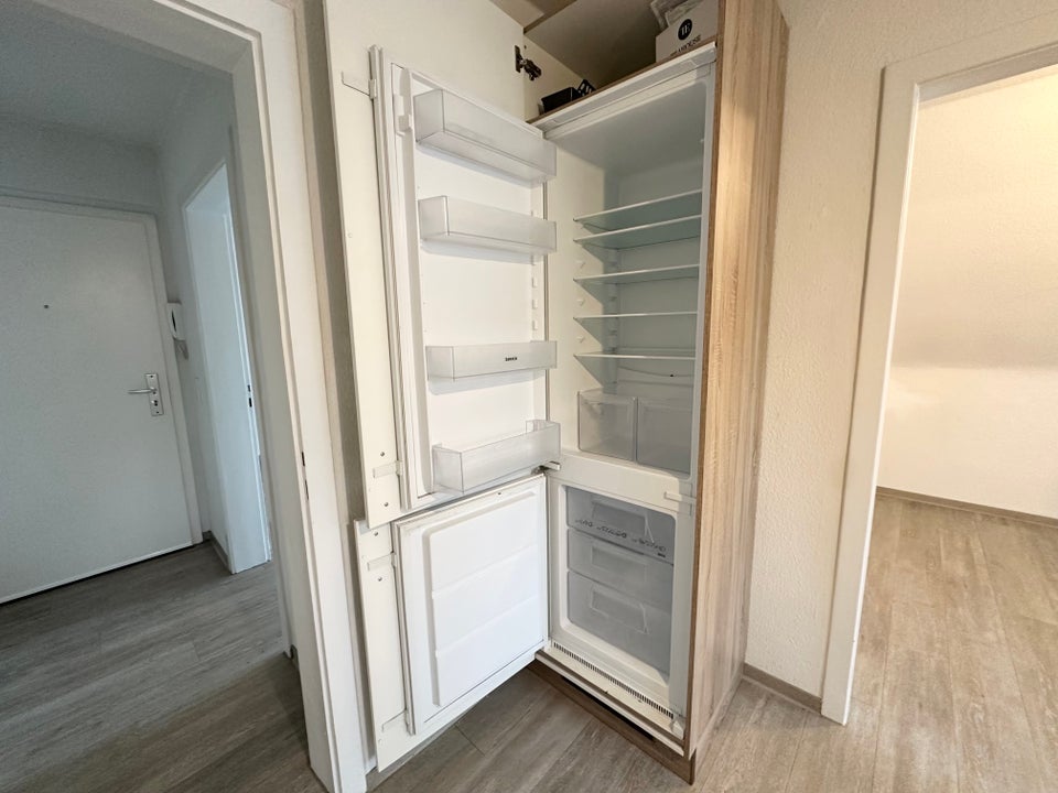Niedliche 2-Zimmer-Dachgeschoss-Wohnung mit großem Balkon und Einbauküche! - Foto 2