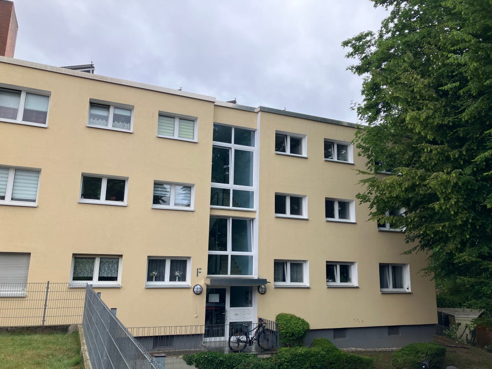 Familienfreundliche 5-Zimmer-Wohnung zu vermieten! - Photo 2