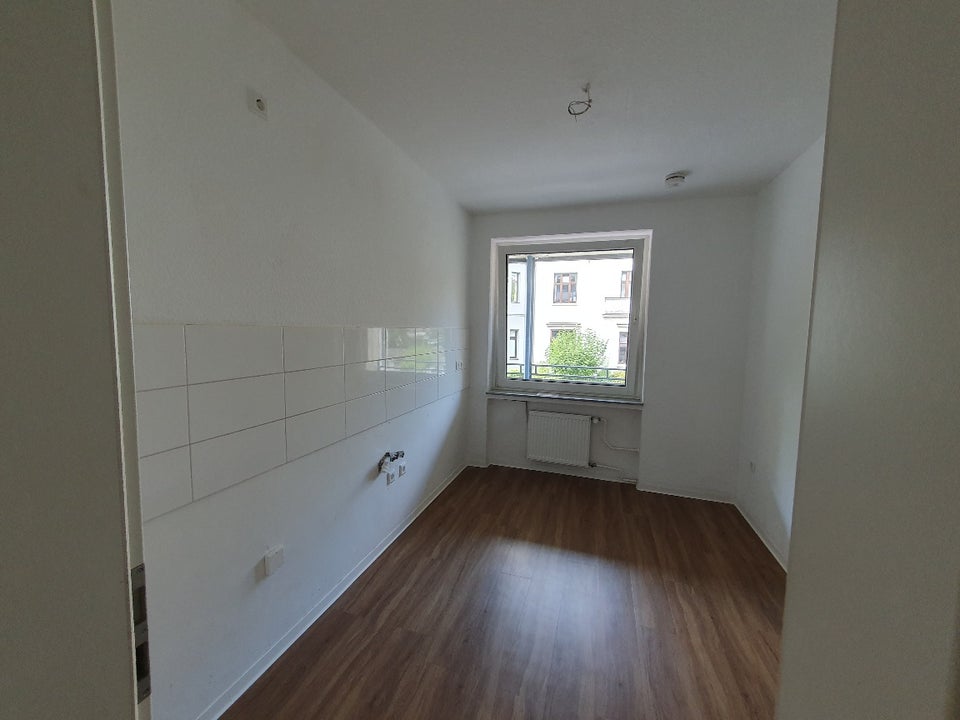 Südviertel: Bezugsfertige 3-Zi.-Whg. mit sehr großem Balkon - Photo 2