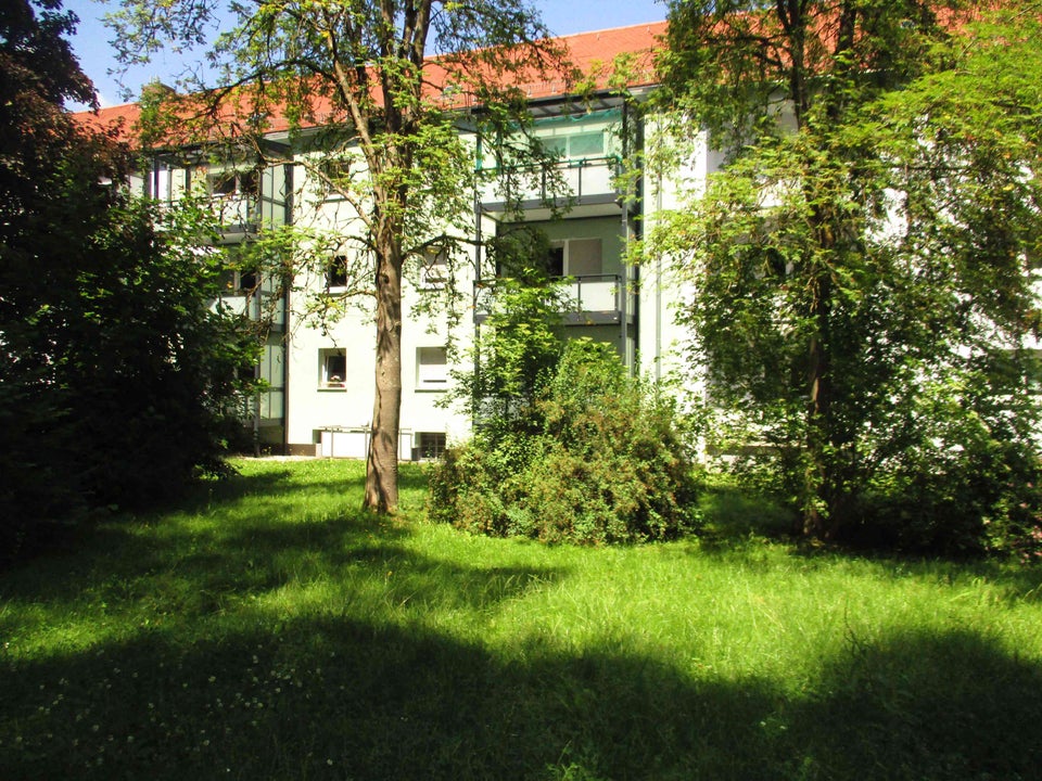 Erstbezug nach Renovierung: Attraktive 3-Zimmer-Wohnung mit großzügigem Balkon - Foto 2