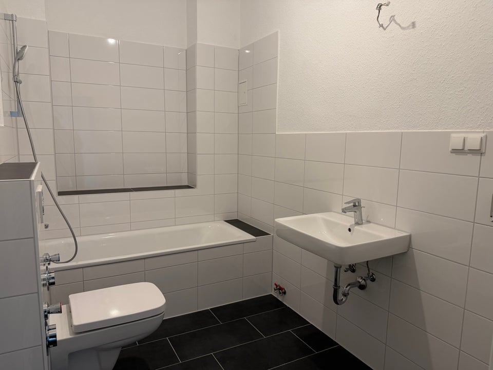 Ihr neues Zuhause in Stöckheim! Schicke, frisch renovierte 2-Zimmer-Wohnung!<br> - Photo 2