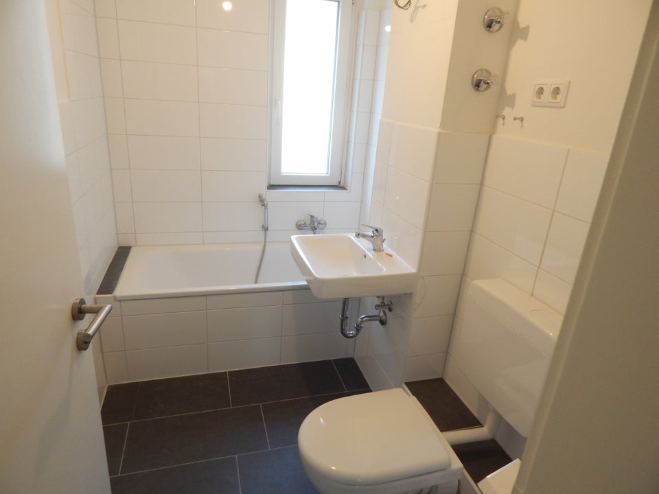 Preisgünstige und ansprechende 3,5-Zimmer-Wohnung - Foto 2