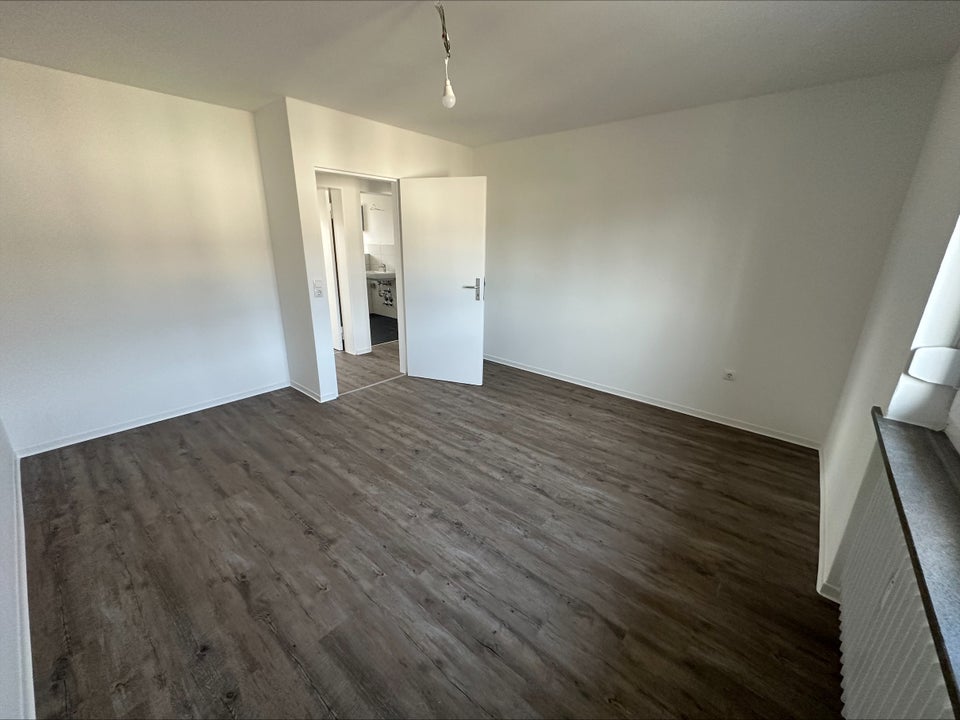 2. OG / 3 Zimmer (frisch saniert) - Foto 1