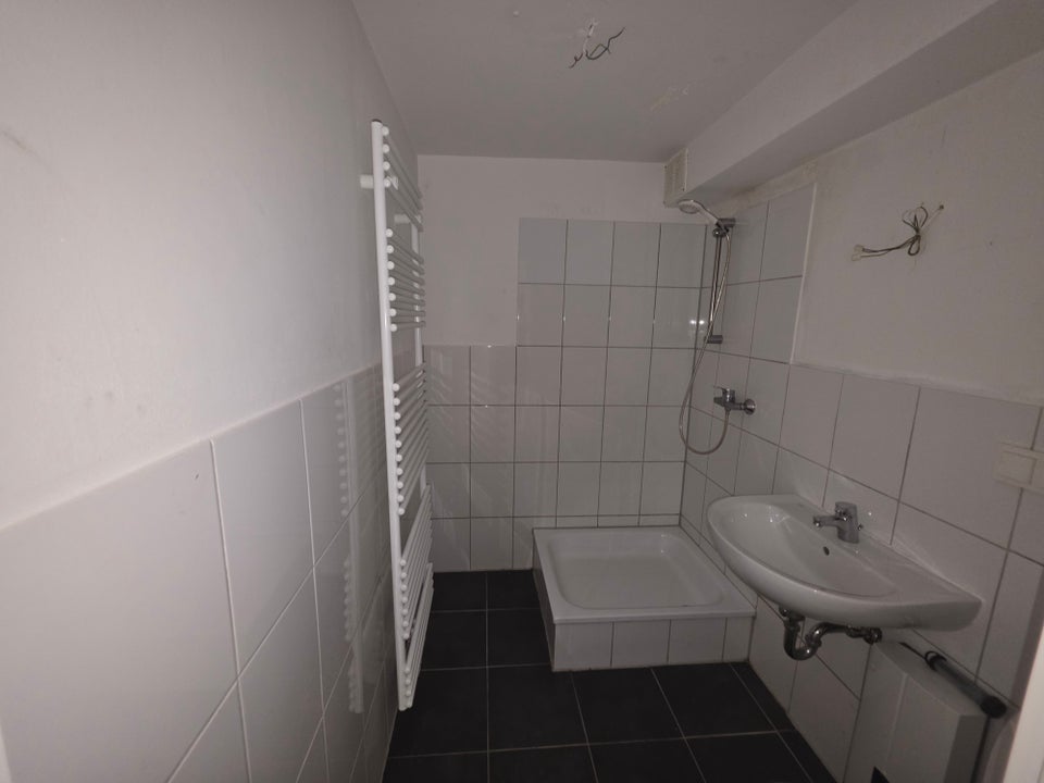 Klein, aber fein: 2-Zimmer-Souterrain-Wohnung - Auf Wunsch mit Mietergarten - Photo 3