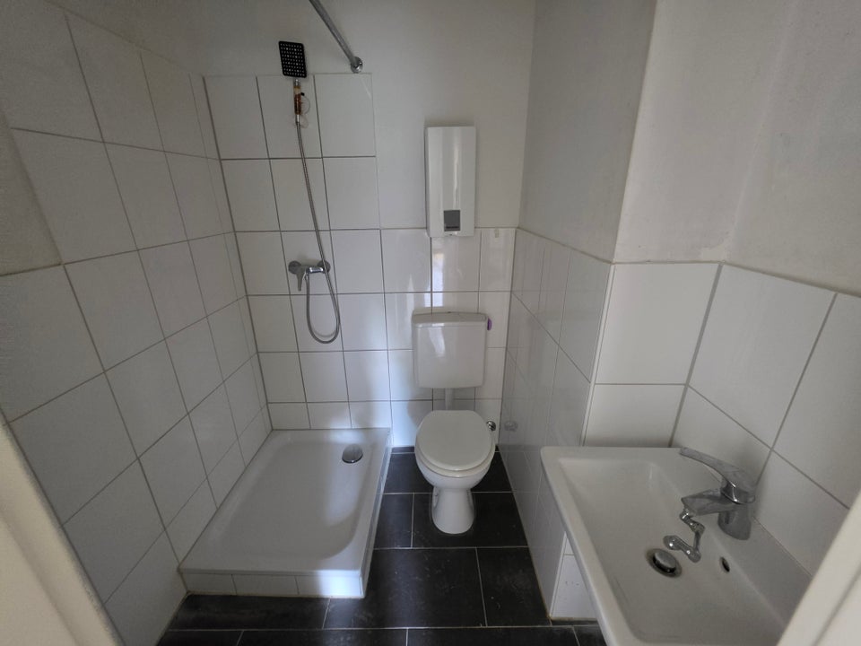 Kleine 3-Zimmer-Wohnung in Düsseldorf-Hassels - Foto 3