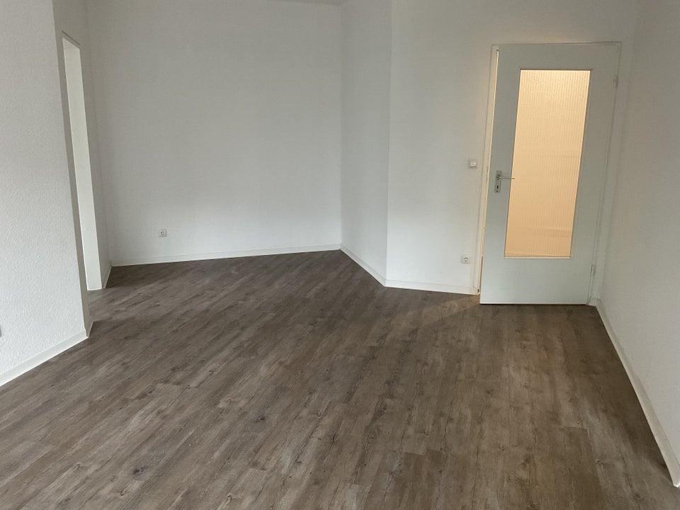 Moderne 2-Zimmer-Wohnung mit Balkon kurzfristig verfügbar - Foto 1