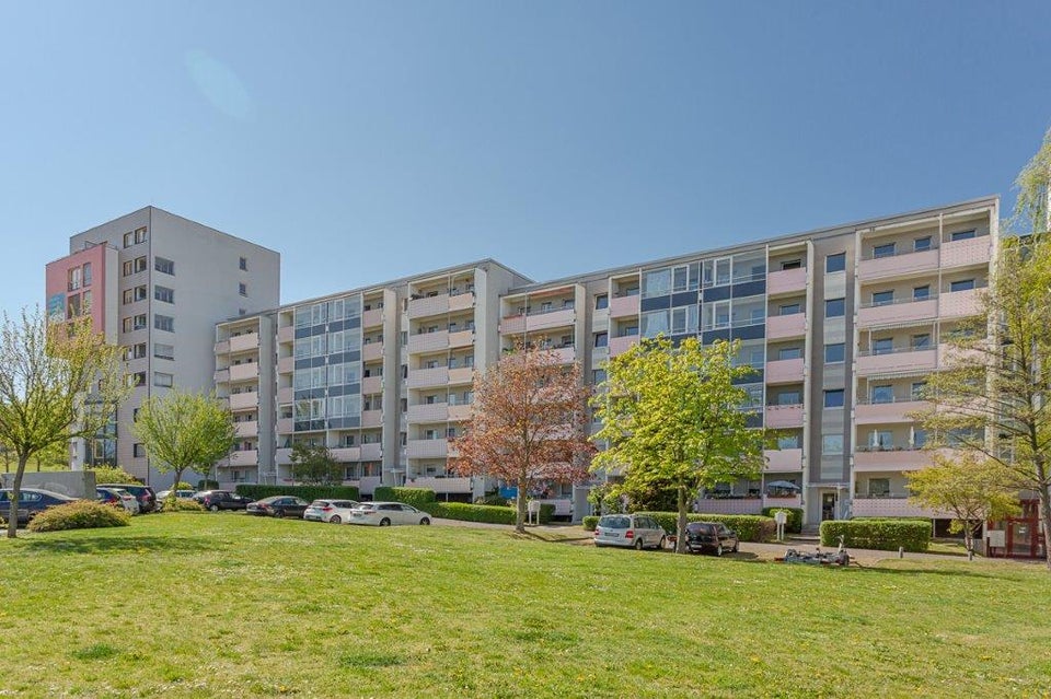 4-Zimmer-Wohnung mit Südbalkon - Photo 3