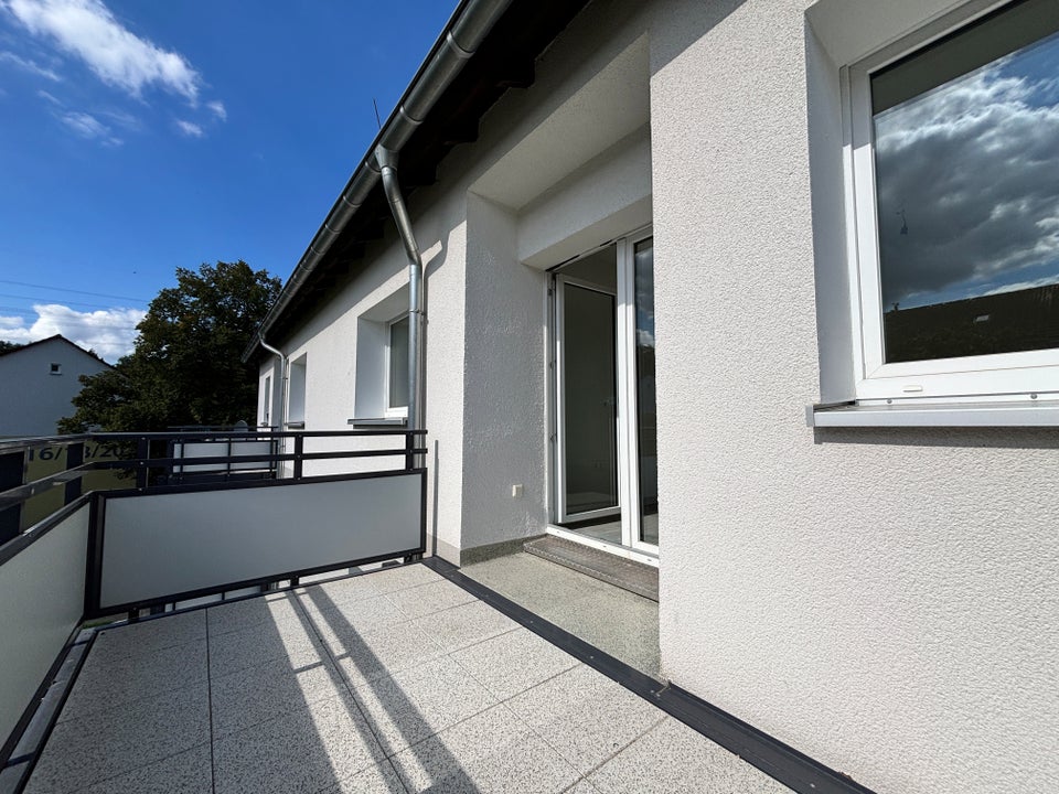 TOP renoviert: 3-Zimmer Wohnung in Do-Rahm mit weitläufigen Balkon - Foto 3