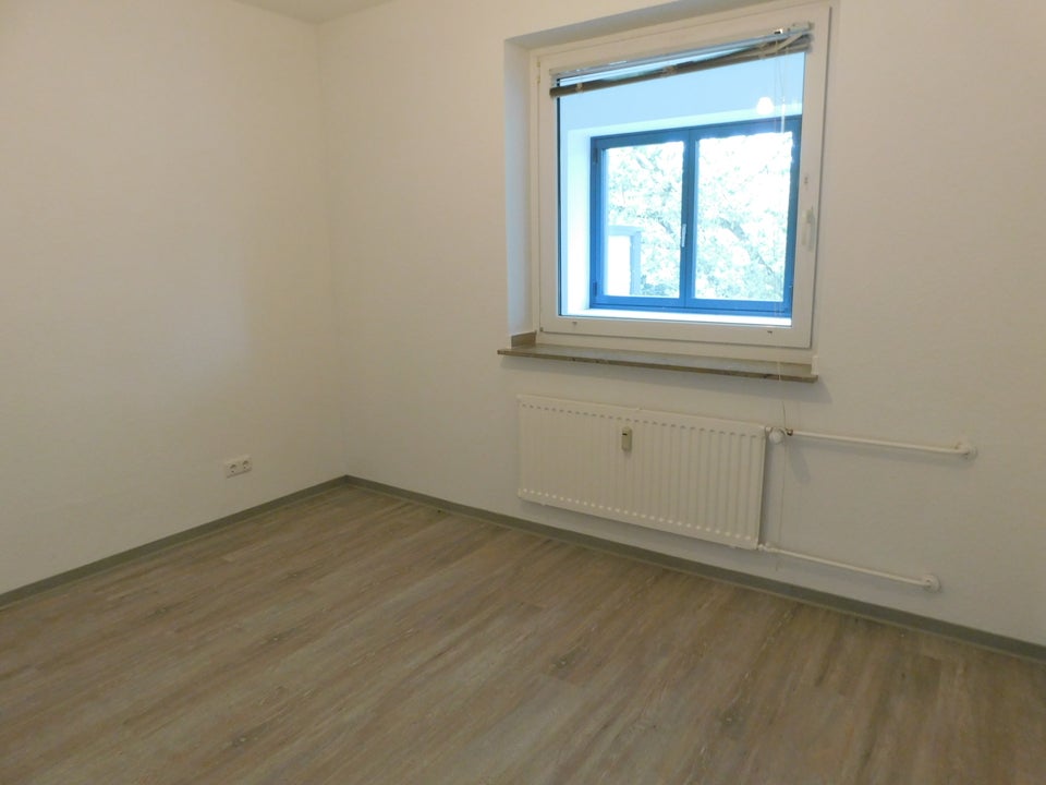 Schöne Familienwohnung im modernisierten Haus, einzugsbereit! - Photo 2