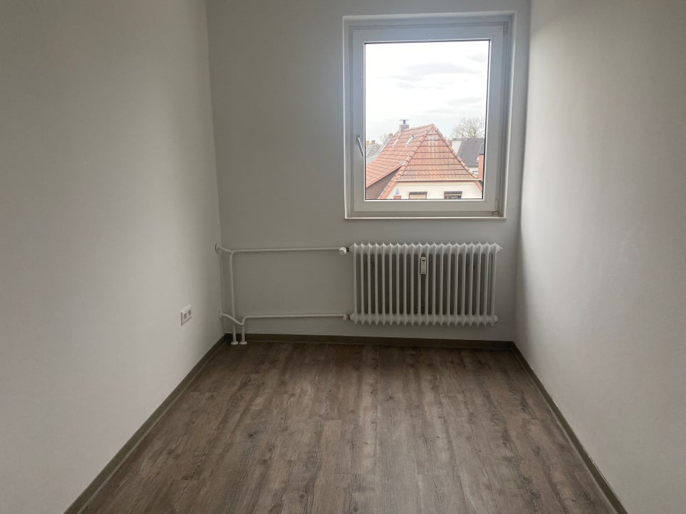 Renovierte 4-Zimmer-Wohnung mit Balkon - Foto 3
