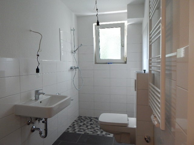 Preisgünstige und interessante 3-Zimmer-Wohnung - Foto 2