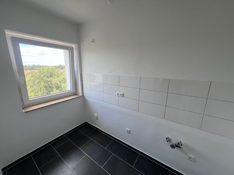 1- Zimmerwohnung mit Balkon - frisch modernisiert! - Foto 3